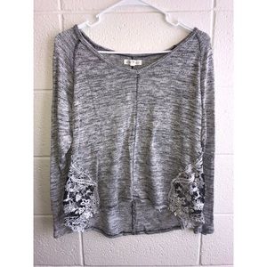 Long sleeve gray top